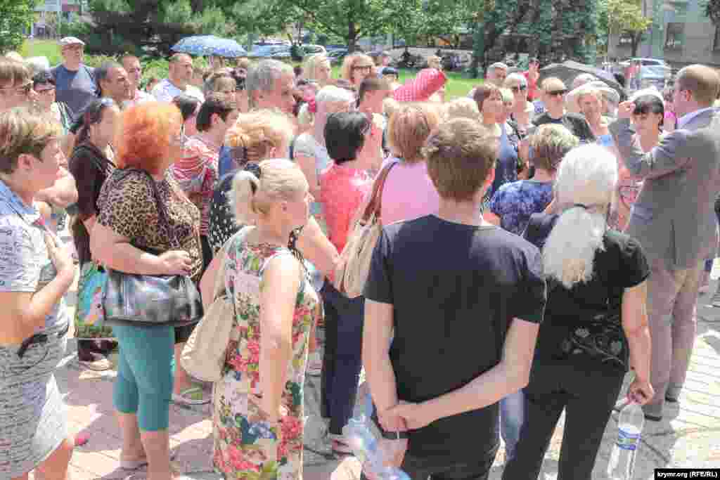 Їх прийняв віце-прем'єр Криму Дмитро Полонський