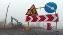 Місцеві вибори на Донбасі: підкуп, життя на війні і обіцянки (відео) Місцеві вибори на Донбасі: підкуп, життя на війні і обіцянки (відео)