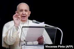 پوپ فرانسېس په افغانستان کې د سولې دوعا وکړه