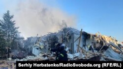 Наслідки бомбового удару російських військ по центру Добропілля, 16 липня 2025 року