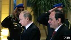 Владимир Путин и президент Египта Абдул-Фаттах Ас-Сиси в Каире
