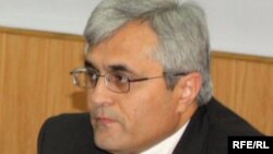 Cӯҳроб Шарифов, раиси Маркази таҳқиқоти стратегии назди раёсати ҷумҳурии Тоҷикистон, ки вакили Маҷлиси намояндагон интихоб шудааст.
