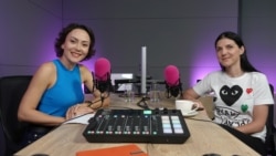 SmartJob | Regizoarea Chris Simion Mercurian: Cancerul e o boală care te trezește. Este acum și aici. Nu căuta veșnicie în viitor SmartJob | Regizoarea Chris Simion Mercurian: Cancerul e o boală care te trezește. Este acum și aici. Nu căuta veșnicie în viitor
