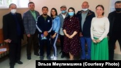 Куштауны яклаучы активистлар Ишембай мәхкәмәсендә, Байрас Гыйбадуллин сулдан өченче
