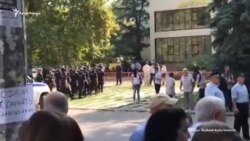 А судьи кто? – как крымчане отреагировали на приговор Чийгозу (видео) А судьи кто? – как крымчане отреагировали на приговор Чийгозу (видео)