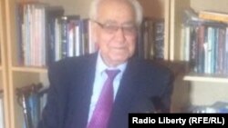 مبارز: امانالله خان د سلطنت له اعلانولو وروسته خلکو ته خطاب وکړ چې وروسته له دې باید د افغانستان خلک ازاد ژوند وکړي.