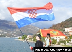 Postavljanje državnih zastava na Domu kulture "Josip Marković", 11.januar 2021.godine