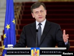 Crin Antonescu, în iulie 2012, pe când era președintele interimar al României.