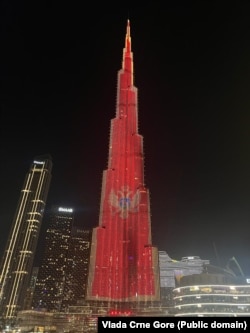 U čast premijera Spajića zastava Crne Gore prikazana na Burj Khalifi. 30. mart 2025.