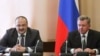 Бывший полпред в СКФО, ныне первый замдиректора Федеральной службы войск нацгвардии Сергей Меликов и действующий полномочный представитель президента РФ Олег Белавенцев