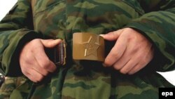 Таҳлилгарон мегӯянд, меҳтарсолорӣ ҳанӯз аз солҳои шӯравӣ дар артиш вуҷуд дошт, аммо на ба ҳадде ки ҳозир ҳаст.