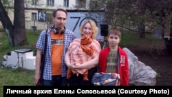 Елена Соловьева с семьей. Сыктывкар, лето 2015 года