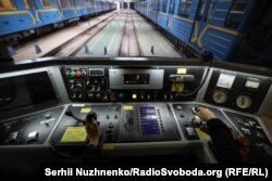 Пульт керування потягом метро