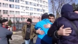 Активісти на свободі: у Сімферополі звільнили чотирьох кримчан Активісти на свободі: у Сімферополі звільнили чотирьох кримчан