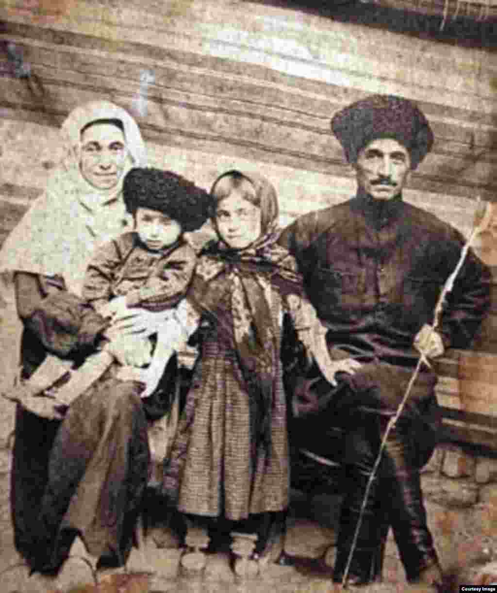 Дербенталъул гIадамал. ХХ гIасруялъул авал.