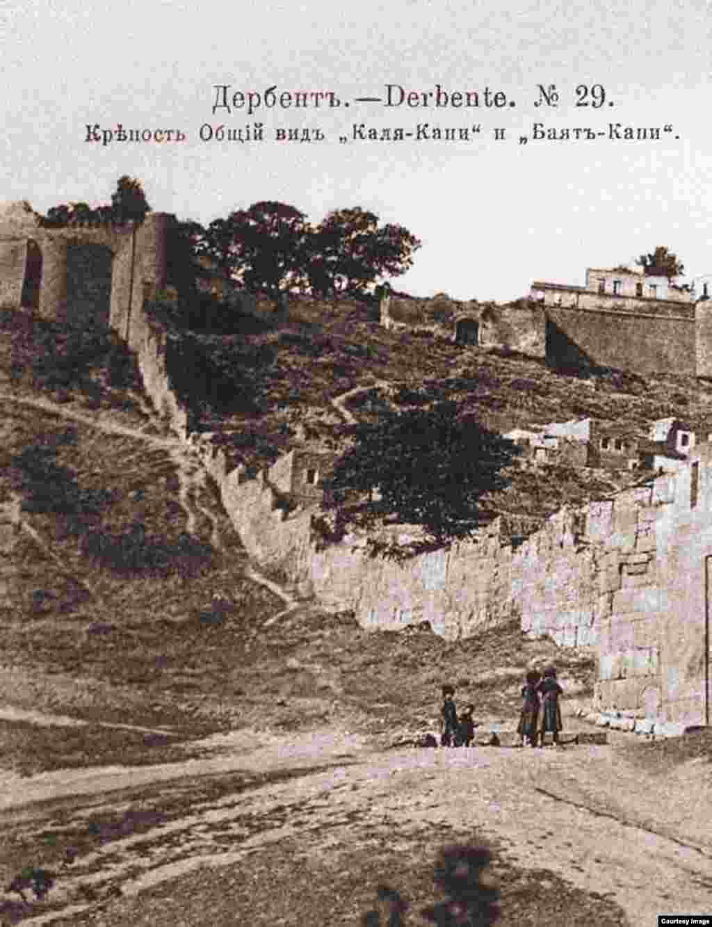 Дербенталъул хъала. «Каля-Капи» ва «Байат-Капи» щулалъаби. ХХ гIасруялъул авал.