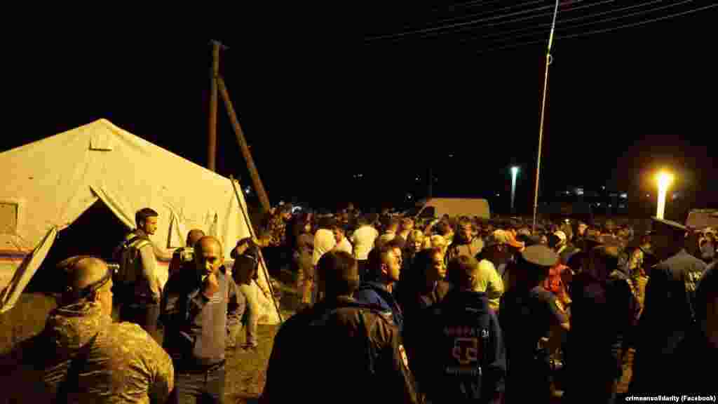 Пізніше на місце пошуків приїхав загін «Лиза Алерт». Це російська волонтерська організація, що займається пошуком зниклих без вісти людей