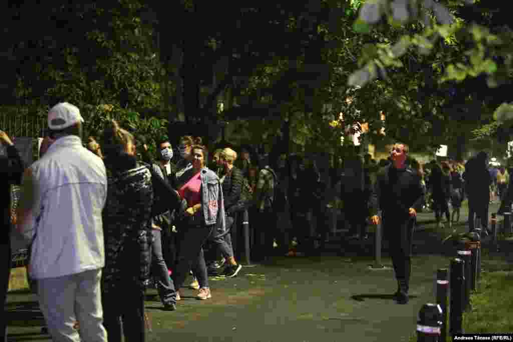 mai 2021 - Coadă la intrarea la Observatorul Astronomic „Admiral Vasile Urseanu" din București - . unul dintre cele mai căutate locuri. În 2024, Observatorul va fi închis în Noaptea Muzeelor din 2024