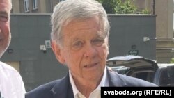 Перед звільненням в’язнів із Білорусі з Олександром Лукашенком зустрічався заступник спецпосланця США Джон Коул (на фото)