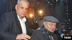 Режиссер Эльдар Рязанов и композитор Сергей Никитин