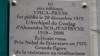 Памятная доска у входа в магазин ИМКА-Пресс.