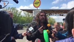 «В чьих головах разруха»: конфликт белорусского журналиста и лидера «Ночных волков» (видео) «В чьих головах разруха»: конфликт белорусского журналиста и лидера «Ночных волков» (видео)