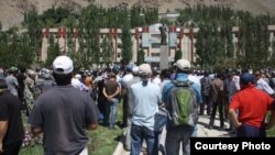 Тазоҳуроти сокинон дар Хоруғ