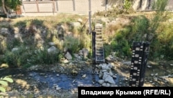 Река Танасу в Белогорске. Сентябрь 2025 года