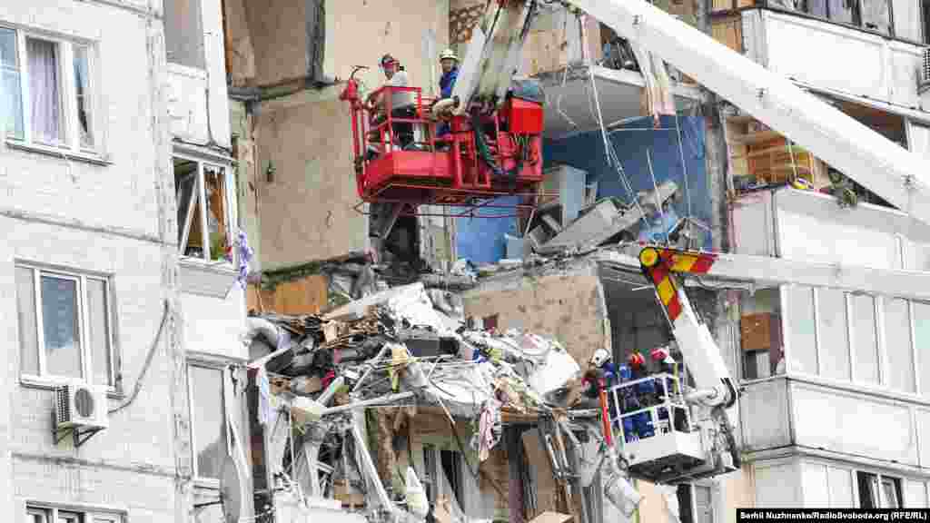 Відомо про щонайменше одну загиблу людину – жінку 1943 року народження. Пошуки постраждалих тривають