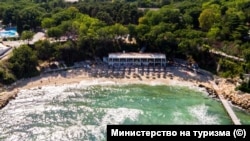 Т. нар. Малък плаж в Св. Св. Константин и Елена