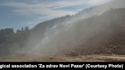 Dim na deponiji Golo brdo, jul 2025.