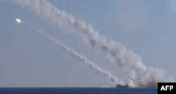 Запуск ракет "Калибр" 8 декабря 2015 года в Средиземном море