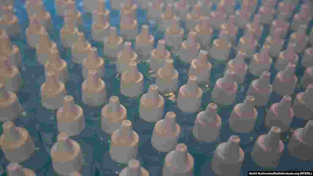 Станом на сьогодні у столиці та у Маріуполі, Харкові, Одесі роздано понад дві тисячі флаконів антисептика