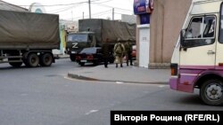 Вулиці Мелітополя щодня патрулюють окупанти, дорогами пересувається військова техніка. Квітень 2022 року