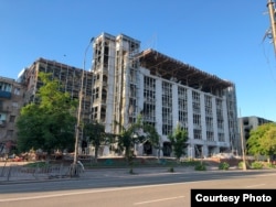 ЦУМ у Маріуполі міг стати місцем великої кількості жертв після російських обстрілів, припускають місцеві жителі. Травень 2022 року, фото надала місцева жителька