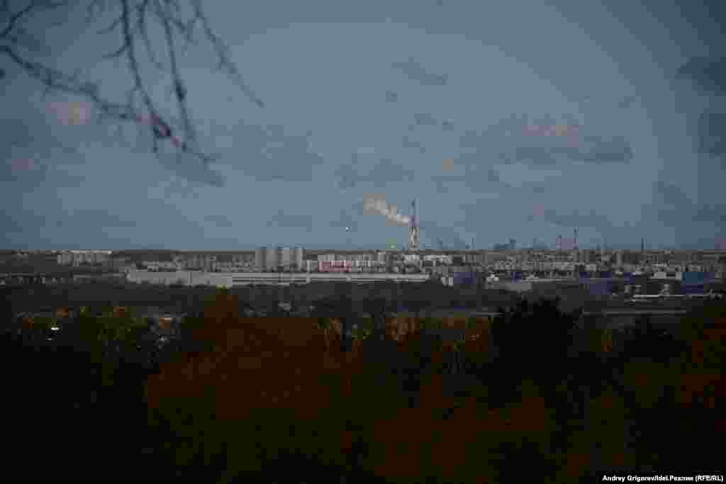 С горнолыжки открывается вид на Казань. Правда, тоже не на парадную ее часть 