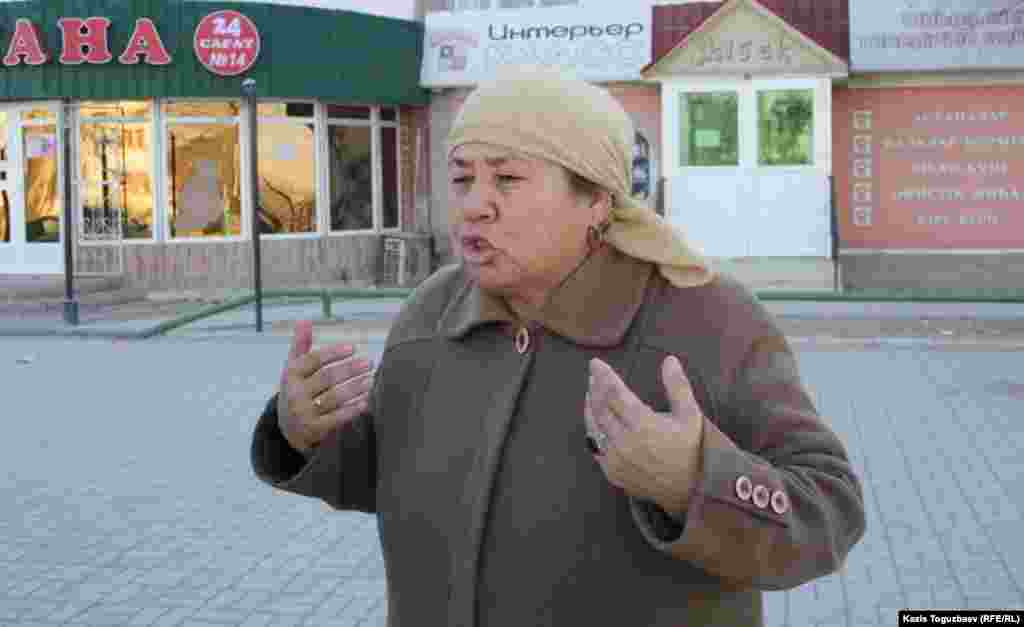 This Zhanaozen resident says there is now no food in the stores. 