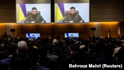 Владимир Зеленский выступает перед японским парламентом