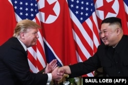 45-й президент США Дональд Трамп під час зустрічі із північнокорейським диктатором Кім Чен Ином. Ханой, В'єтнам. 27 лютого 2019 року