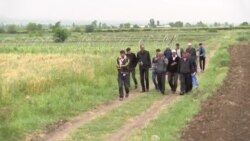 Баҳси "Боғи Сомон" бо гуруҳе аз деҳқонони Турсунзода Баҳси "Боғи Сомон" бо гуруҳе аз деҳқонони Турсунзода