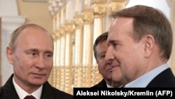 Президент Росії Володимир Путін та Віктор Медведчук. Москва, листопад 2017 року