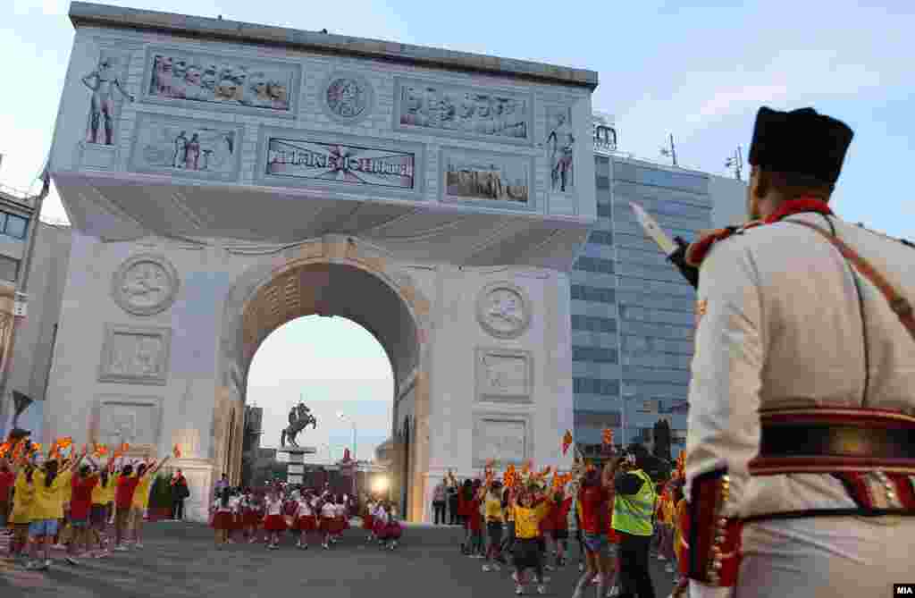 The Porta Macedonia triumphal arch in Skopje's Pella Square. Erected at a cost of 4.4 million euros, the 21-meter-high arch is dedicated to 20 years of Macedonian independence.