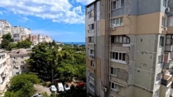 Rușii au confiscat sute de proprietăți ucrainene în Crimeea Rușii au confiscat sute de proprietăți ucrainene în Crimeea