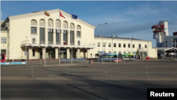 Autoritățile din Lituania au redeschis traficul pe aeroportul din Vilnius, după o întrerupere de câteva ore, sâmbătă, cauzată de baloanele observate în zonă.