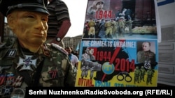 დემონსტრანტი ყირიმელი თათრების გენოციდის მსხვერპლთა ხსოვნის დღეზე. კიევი. 18 მაისი, 2019 წ.