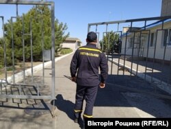 Працівники ДСНС в окупованому Мелітополі залишаються на службі під українським прапором. Квітень 2022 року