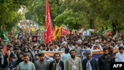 د مجلس وحدت مسلمین پلویان په اسلام اباد کې د حسن نصر الله د وژنې ضد لاریون کوي - د سېپټېمبر ۲۹مې انځور.