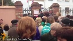 Керчане возмущены очередью за российским паспортом Керчане возмущены очередью за российским паспортом
