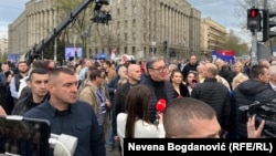 Predsednik Srbije daje izjavu na okupljanju pristalica vlade pod nazivom "Ne damo Srbiju". 11. april 2025.