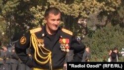 Гулмурод Ҳалимов полковники ВКД ва фармондеҳи ОМОН буд, вале соли 2015 ба ДИИШ пайваст